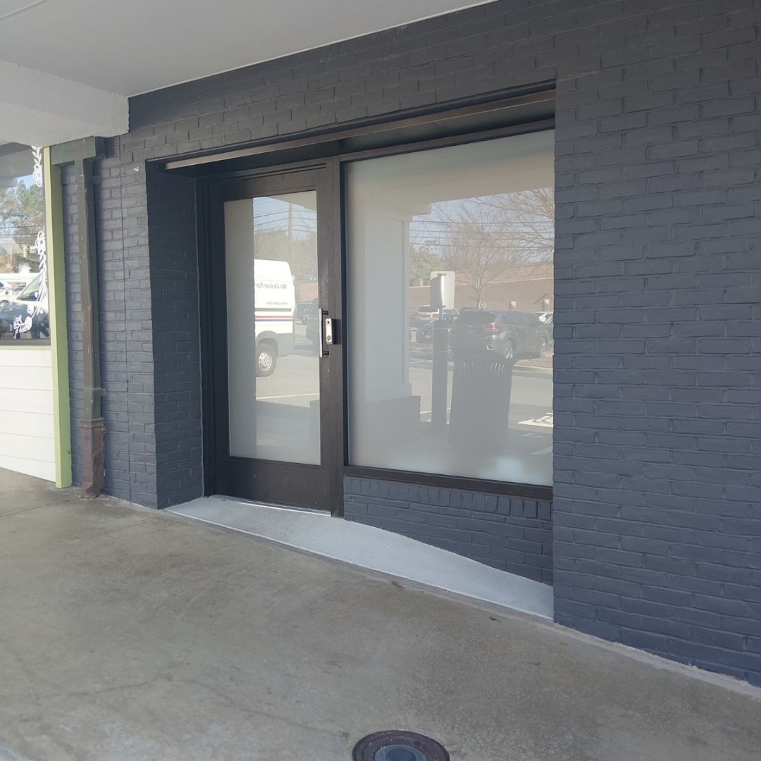 LCCEnterpriseVA's tweet photo. Clean lines. Clear glass. A storefront built for the space.

A look at LCC Enterprises’ commercial storefront and entrance work at Scarpa. Details matter from framing through finished glazing.

📲 (540) 214-3773
#CommercialGlazing #Storefront #LCCEnterprises https://t.co/tnQoqp5tcS
