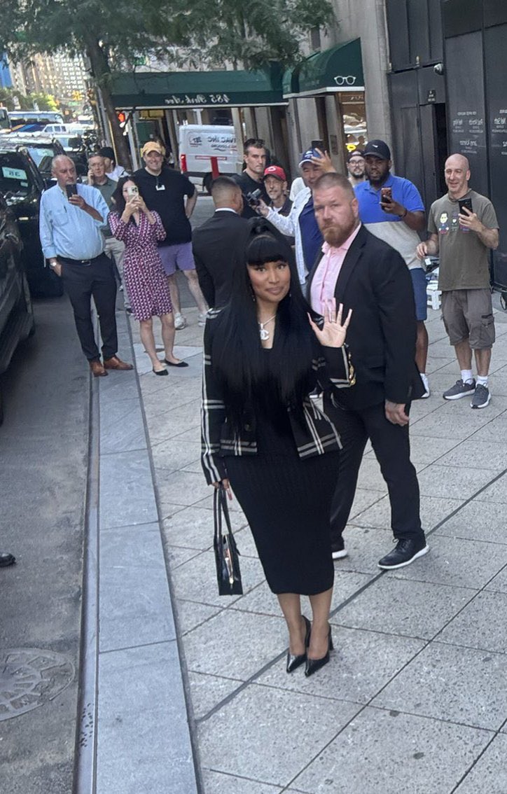 PrettyyySomali's tweet photo. Oh #NoFilterNika you always serving face &amp; body 😍🩷🩷🩷🩷🩷 @NICKIMINAJ https://t.co/12tD7jM0YI
