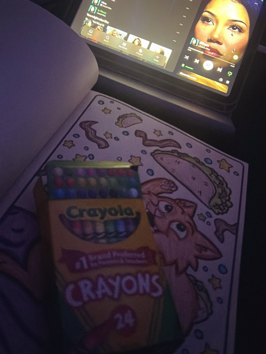 kk222slime's tweet photo. coloring instead of crashing out😇 https://t.co/pztr4ZMbgg