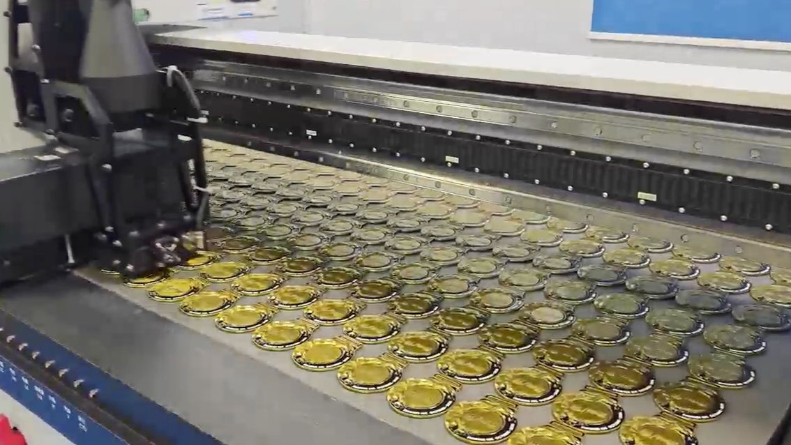 XMT_Packaging's tweet photo. Mass UV printing of medals.
Efficient production line.
#BulkMedals #MassProduction #UVPrinting https://t.co/mLStusSkZC
