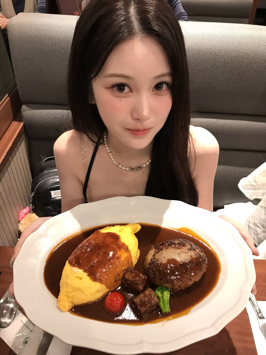 triplescosmos's tweet photo. 잘 먹겠습니당🍴❤️

#tripleS #트리플에스
#Mayu #마유 https://t.co/l1aTVTCcHt