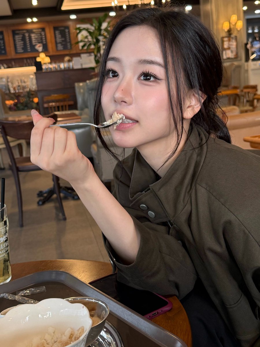 triplescosmos's tweet photo. 코에 점 찍움.

#tripleS #트리플에스
#ChaeYeon #채연 https://t.co/Dgg526be3r