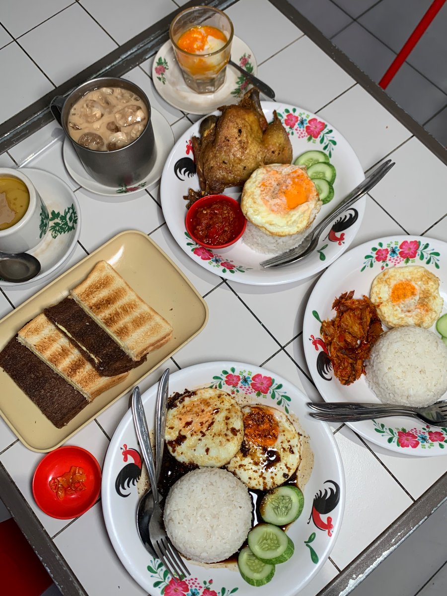 awfult_'s tweet photo. Sarapan macam apa ini https://t.co/58B2DSfxzI