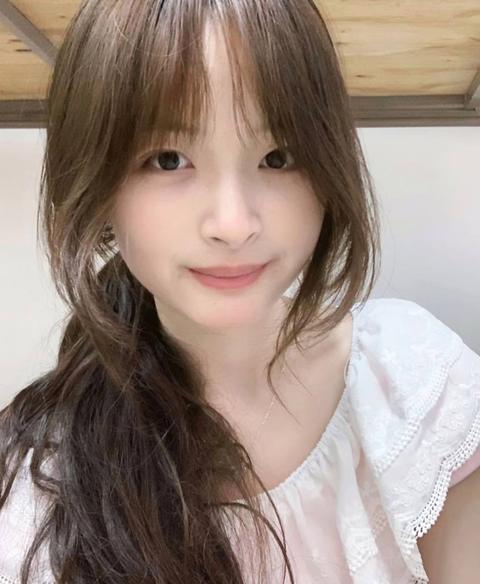 MrParfect10's tweet photo. 穷啊，就会发生这种事故😭#女大 #反差 https://t.co/tvU2z2o9gh