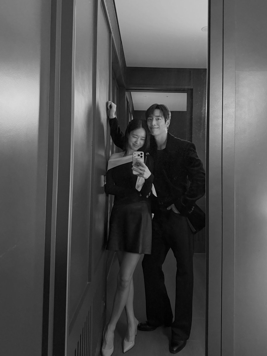 _xsokj's tweet photo. 260910 배우 안은진님 ( @ eunjin___a ) 인스타그램 

남궁이와 미도의 행복했던 한때..👩🏻‍❤️‍👨🏻

🔗 https://t.co/NgdT0Sf3An

#서강준 #SEOKANGJUN 
#너말고다른연애 #ALoveOtherThanYours https://t.co/6vng3joDaI