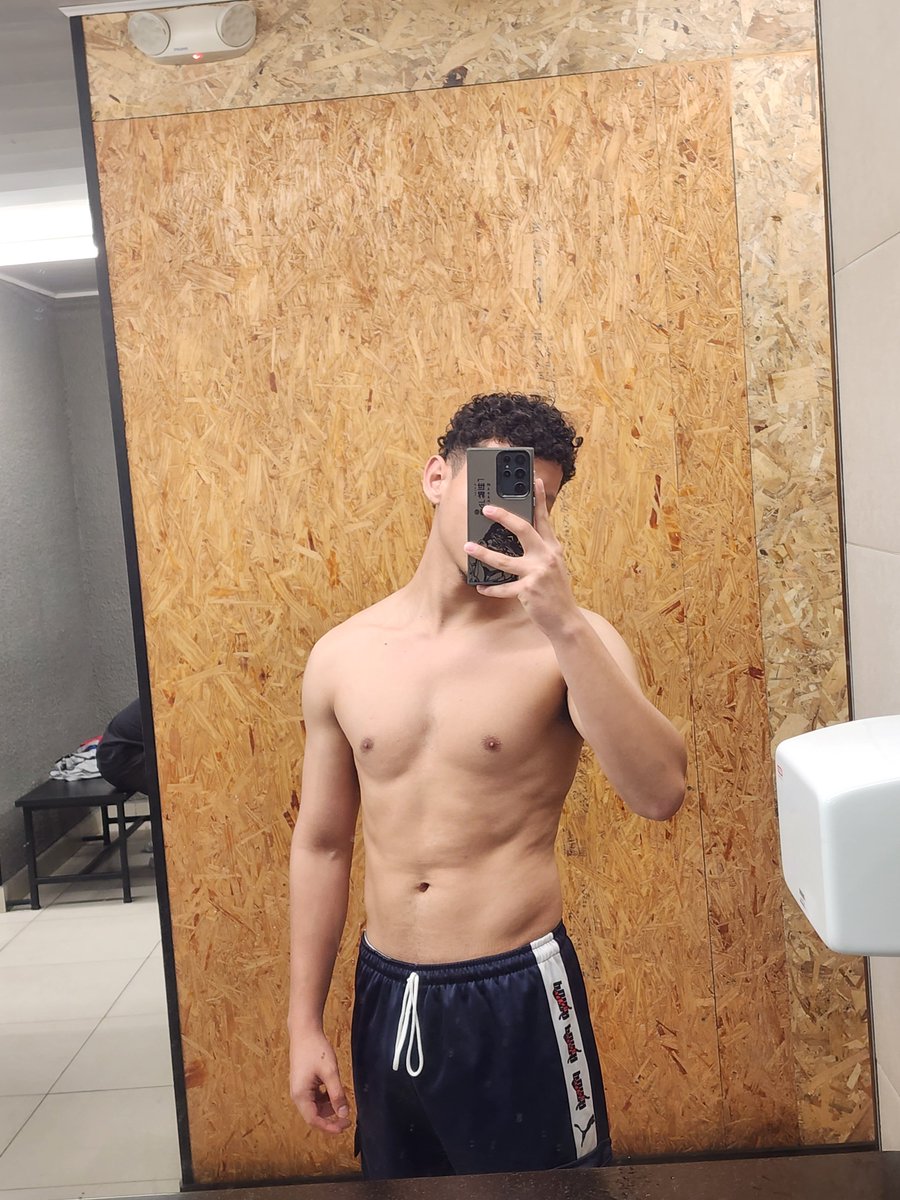 Juanku2002's tweet photo. A que horas me crecen las tetas? https://t.co/MxbKt91Qwy