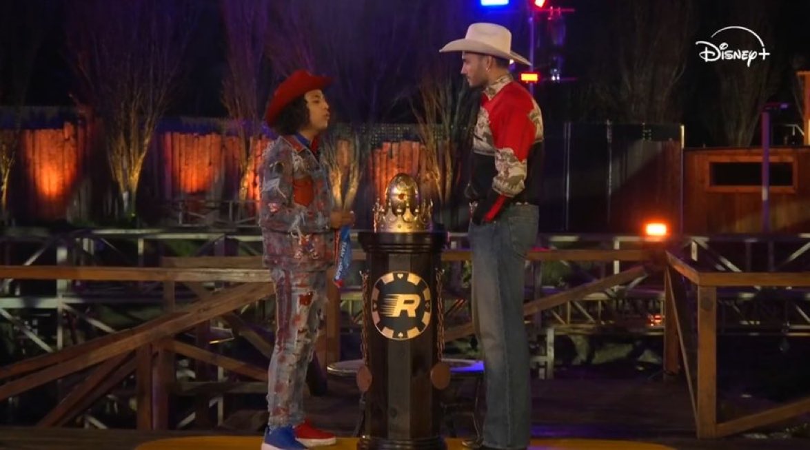 JuanAM23k's tweet photo. Ahora resulta que Kevin Bicolor no se puede posicionar con Pascal por que todos los panelistas aztecas se ofenden y hasta lo insultan.

Kevin ya dio más clips virales y contenido que lo que dará Pascal en toda la temporada #LaGranjaVip https://t.co/U7Rw7yz3w8