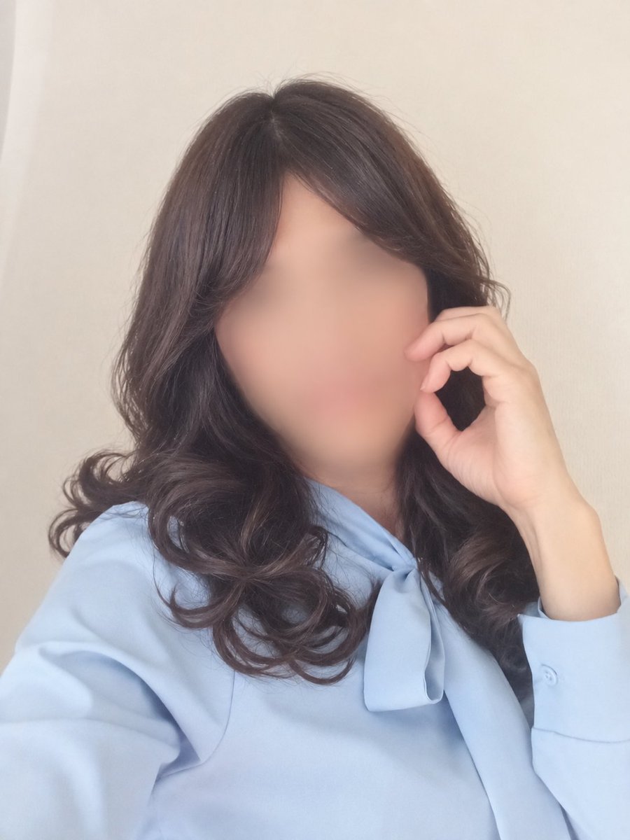 josoukaruka's tweet photo. こんにちは!🐱今日のるかは、
OL 風にしました！🐱
秋の期間、��古屋最終日なんです！なんか
さみしいなあ！
お客様とイチャイチャラブラブ💕💓😌💓💕したいです❤️
お誘いお待ちしています！
#THE女装家 
#女装 https://t.co/UzV9Kgioua