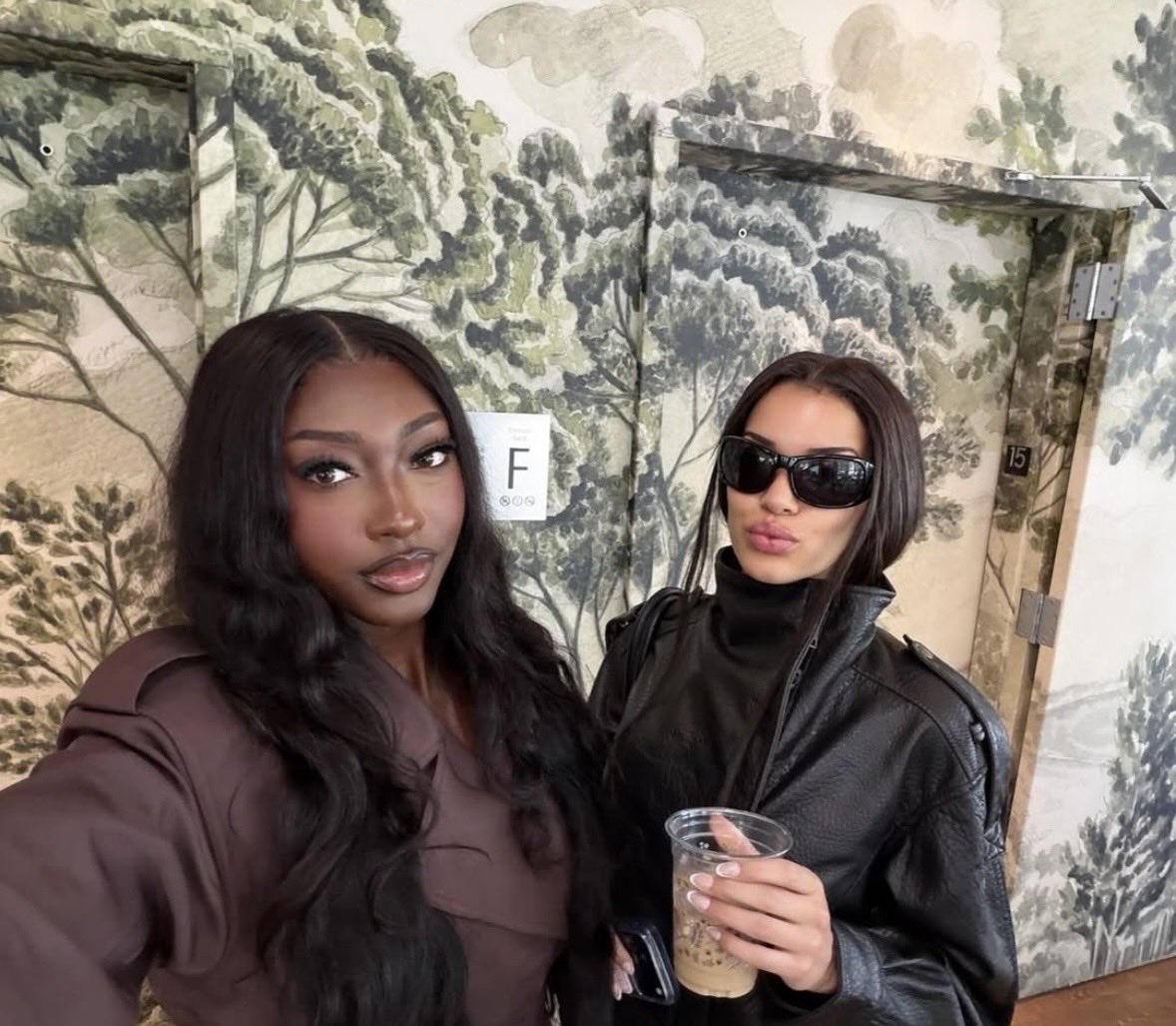 watch_heartBURN's tweet photo. My Dream Front Row Line-Up: 

TRINITY TATUM 🦌

KAYDA BOSSE 🍸

ANIYA HARVEY 🪽

MELANIE MORENO 🩵🦋

FRONT ROW For Tommy Hilfiger 🙂‍↕️

New York Fashion Week #NYFW https://t.co/H8B8YHy0Q2