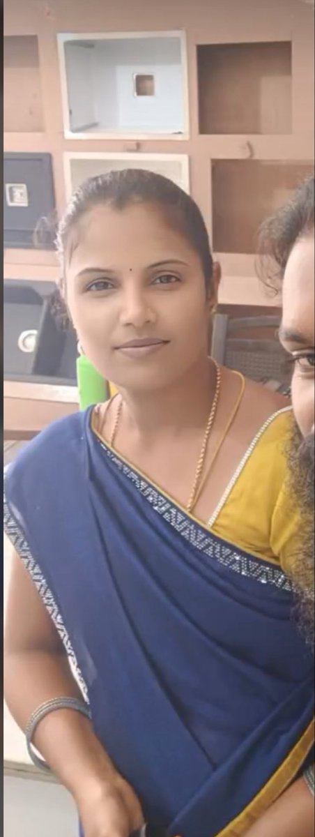 Shanthiammu24's tweet photo. Morattu aunty 🥵 https://t.co/yNfcKD8i0T