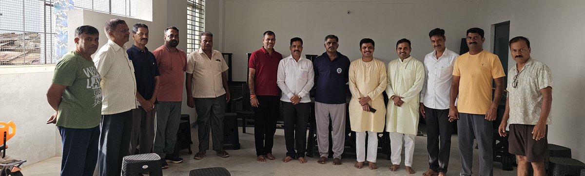 Mohan_HJS's tweet photo. A meaningful meeting was held with local Hindu Dharma-prémis on the outskirts of Mysuru.

Discussed key issues concerning Dharma protection, Dharma awareness &amp; national security, &amp; resolved to work continuously towards strengthening Hindu unity and organisation. 🚩

#HinduUnity https://t.co/EJ7WE2V5hf