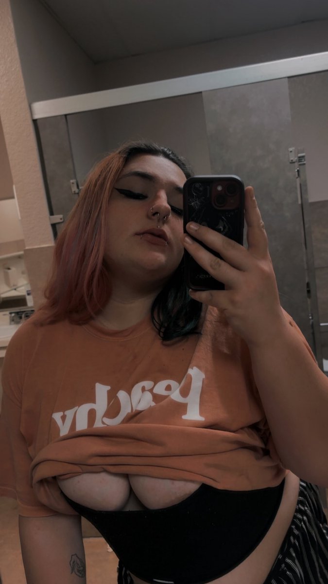 pumpkinqueen210's tweet photo. 🍃😘Bathroom selfies hit different when you’re this high and this easy. 🖤🩷🤭🥰😵💫
#BathroomSlut #ShirtUpTitsOut #PublicSlut #FuckToy #forcedhigh #texasnsfw #sinful #curvy #snowbunny #intox #somno #intoxkink #weed #high #bbw #bigtits #curvy #thick #nsfw #nsfwtwt https://t.co/ULIqiVTvYF