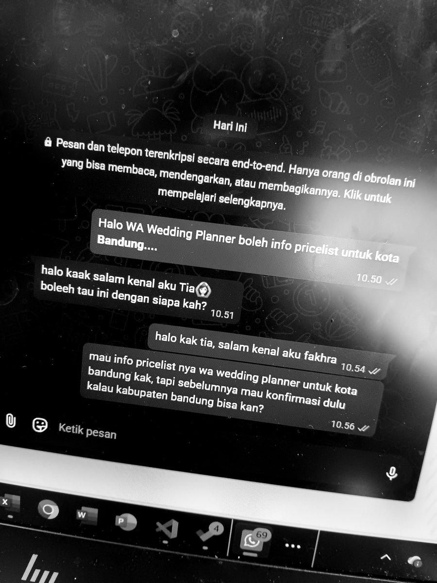 yumnmnwr's tweet photo. TUMACH BGT GWH MENANYAKAN INFO PL WO SEDANGKAN MENIKAHNYA NTAH KAPANNN😭🤚🏻MAAP😭🤚🏻 https://t.co/dwgm7yfylk