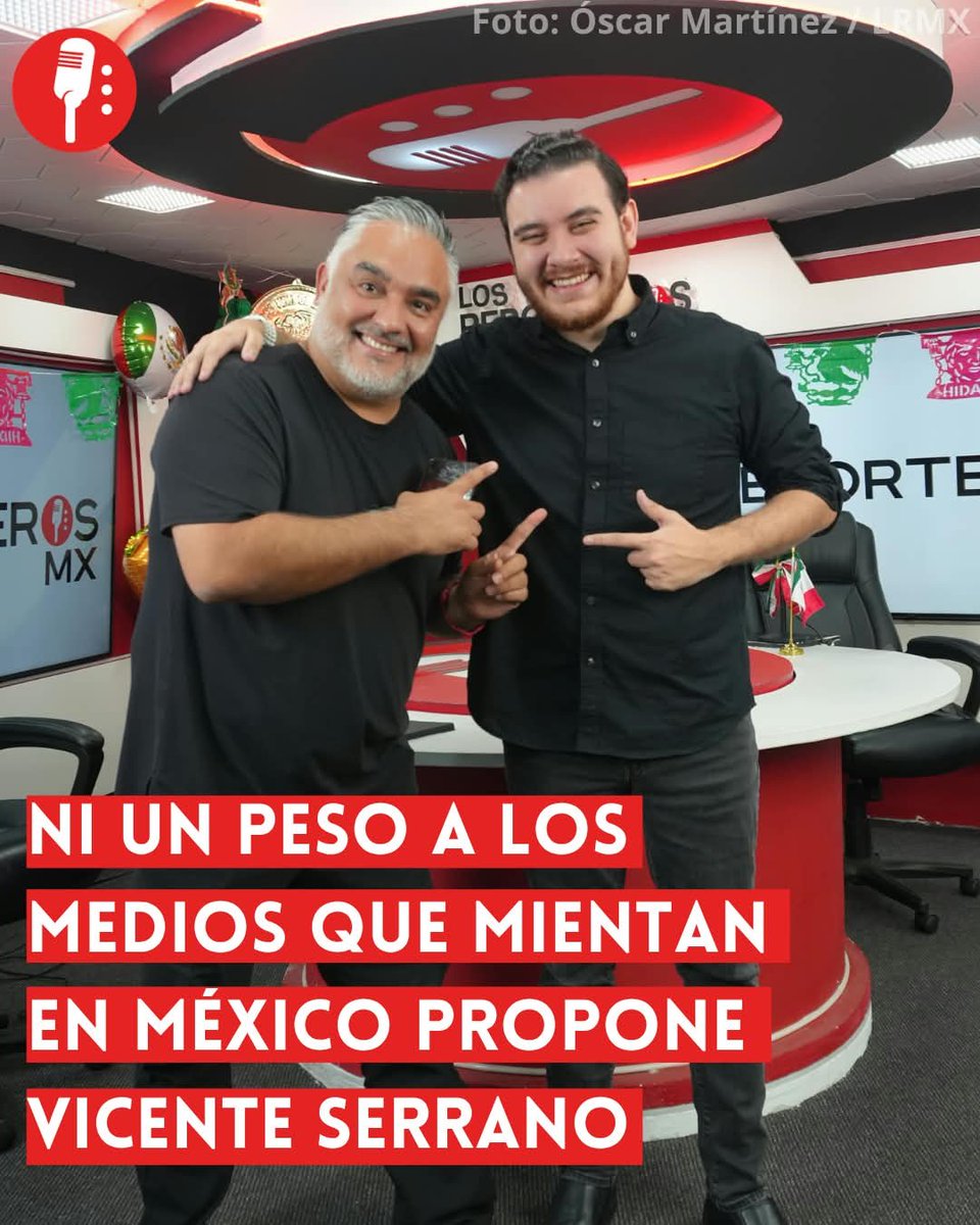 ReporterosMX_'s tweet photo. #Entrevista | El periodista Vicente Serrano (@_VicenteSerrano) propone no darles ni un peso a los medios que mientan en México. Señaló que no es posible que mientan y se les dé dinero. https://t.co/TrcBH2iGjD https://t.co/4AyzWGknzJ