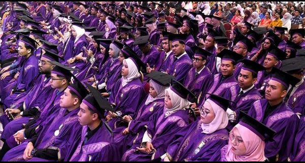davidca45776704's tweet photo. Petronas, GLICs and GLCs are stepping up efforts to tackle graduate underemployment through talent placement, strategic sector outreach and stronger industry support, as 36% of Malaysians work below their qualifications. https://t.co/dl8Styfk6j