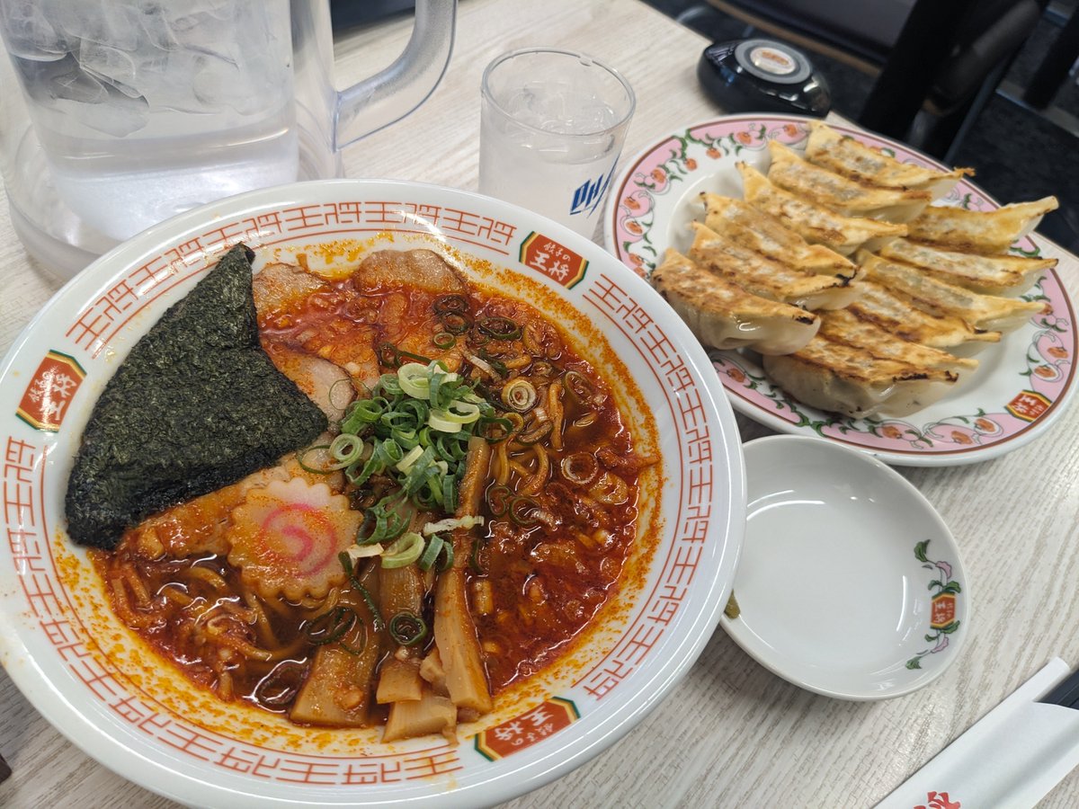 UJIARMy's tweet photo. 王将にて、夏ラーメンと夏餃子2人前 #menban https://t.co/QDllNKn0GN