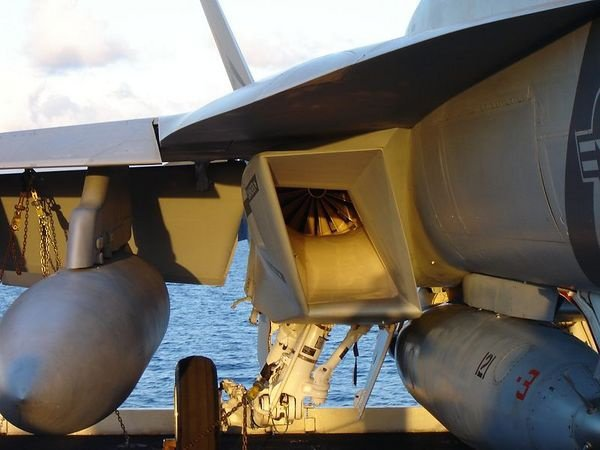 StealthTallyFox's tweet photo. @Tomcat1033 @DoctorSantander Here's a suggestion/solution, put a fake fanblade that completely covers the actual turbine, F/A-18E/F Super Hornet does it and it basically acts as some kind of "internal" S-duct without having the geometry penalty of actual S-duct. It works just as good. https://t.co/VxYajBKmr6