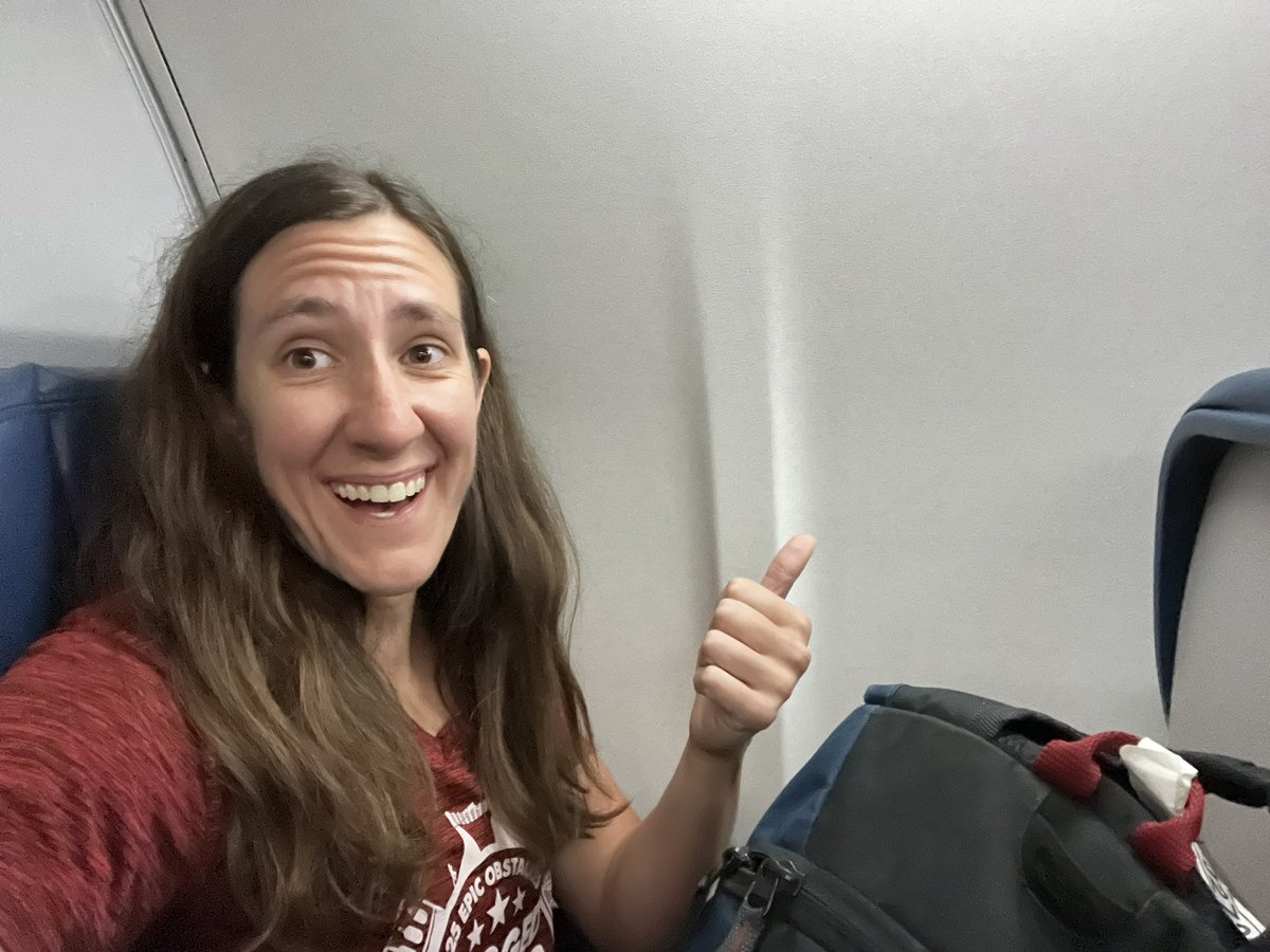 Roommate42's tweet photo. @Delta gave me a nice window seat for my 9/9 return flight as a thank you for being so understanding after they canceled my flight on 9/4. Loving the view. Thank you, Delta! #bestairlineever https://t.co/eOwDPeklFT