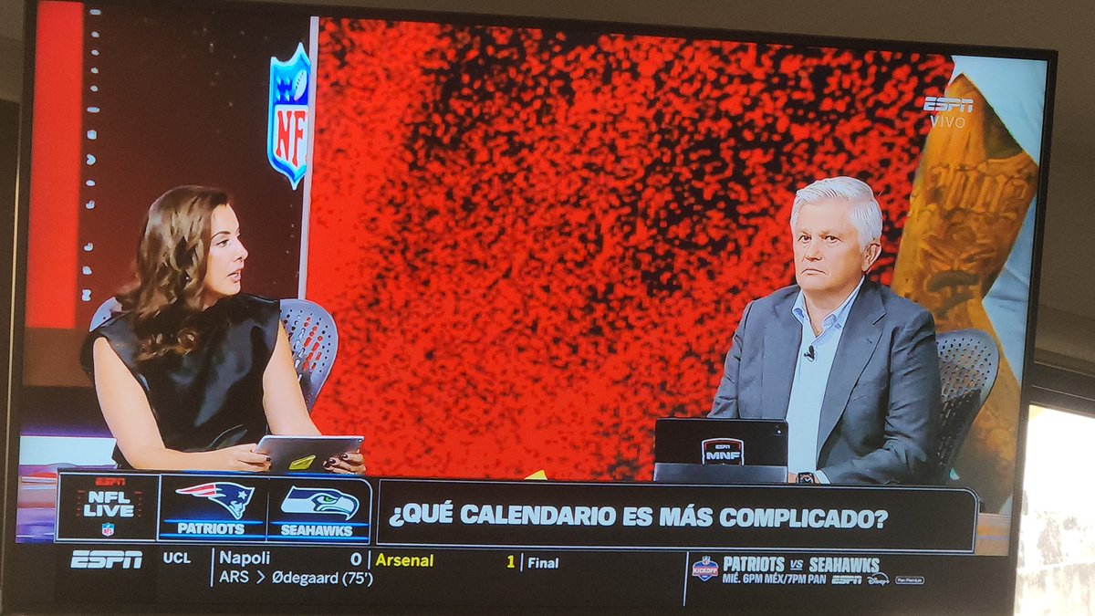 max_hurtado's tweet photo. Esperando #NFLporESPN. Viendo el previo con @KaryCorrea y @espnsutcliffe !!! #NFL #Patroits #Seahawks https://t.co/SmmunL4bKZ