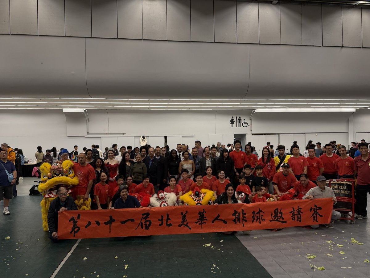 bectmyul's tweet photo. Le quartier chinois en fête! Le 81ᵉ North American Chinese Invitational Volleyball Tournament (NACIVT) s’est ouvert le 5 septembre au Palais des congrès de Montréal. Nous avons pu témoigner des liens d’amitié vibrants entre les communautés chinoises du Canada et des Etats-Unis. Grâce au tournoi de volleyball, les jeunes des villes nord-américaines ne cessent de tisser cette amitié depuis plus de 80 ans. 🏐🇨🇦 🇺🇸