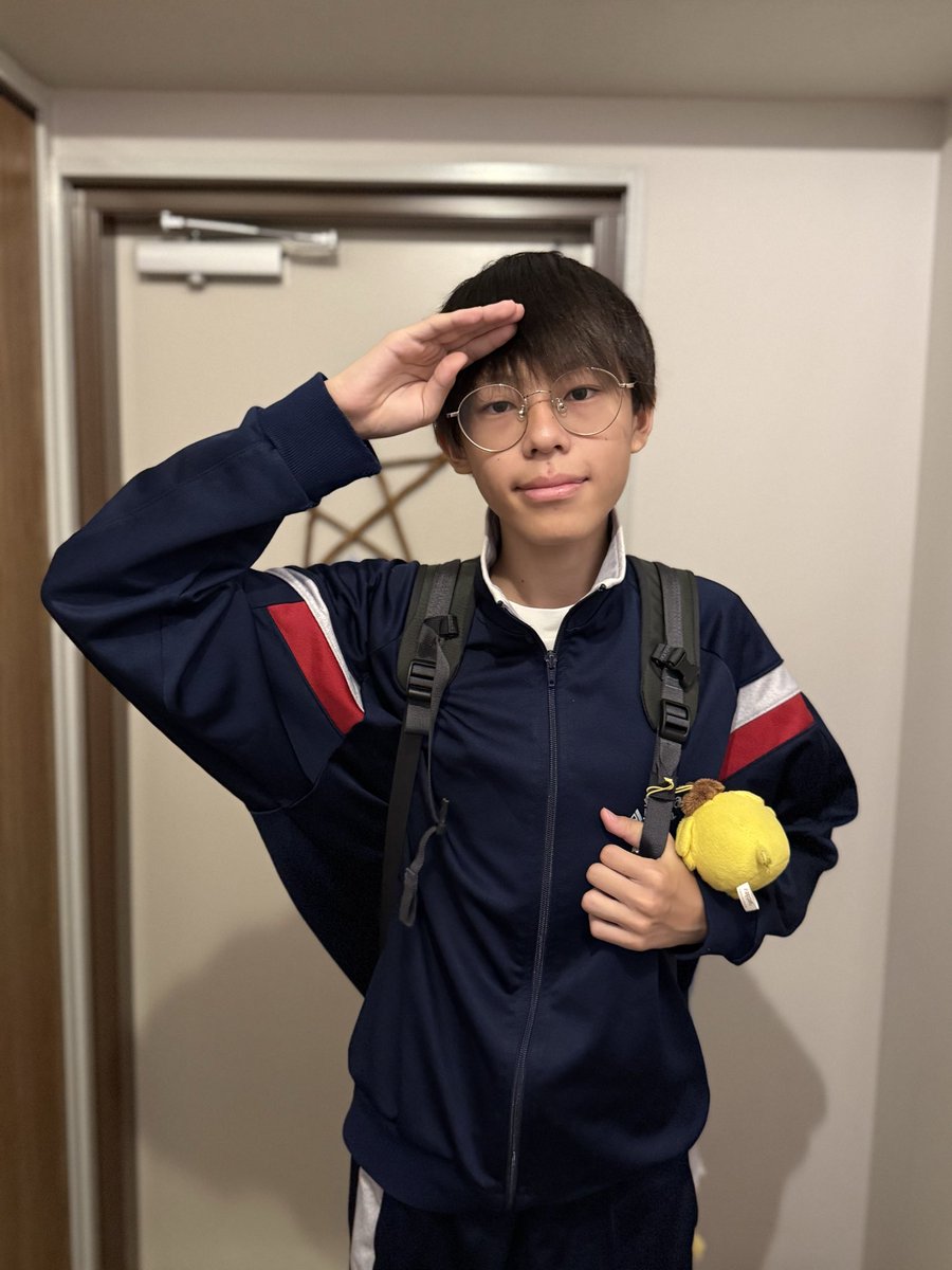 ruiruiking3r's tweet photo. おは塁です✨✨
体育祭の練習頑張りまーす‼️‼️‼️

#テアトルアカデミー
#テアトルアカデミー大阪校
#中三男子
#寝癖系男子
#followme
#橋本塁
#体育祭練習 https://t.co/uYb6O1AkJS