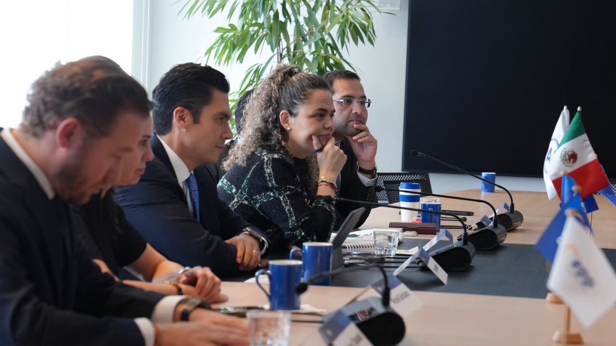 JorgeRoHe's tweet photo. Los partidos también crecen cuando escuchan, comparten experiencias y aprenden de otros. 🇲🇽🇪🇺

Fue un gusto conversar con @DolorsMM, secretaria general del Partido Popular Europeo (@EPP), sobre los retos que enfrentan hoy nuestras democracias y la importancia de construir partidos más fuertes, cercanos y preparados para el futuro.

En @AccionNacional seguimos abriendo caminos y sumando experiencias que sirvan a México.

#PatriaFamiliaYLibertad