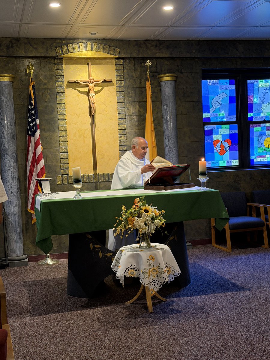 Principal_Cos's tweet photo. Great opening day mass and faculty conference day @STP_Eagles @StPetersBoysHS 

Looking forward to the year ahead of Lasallian Education. 

“You can perform miracles by touching the hearts of those entrusted to your care" St. John Baptist De lasalle. https://t.co/zsHQeQEtJv