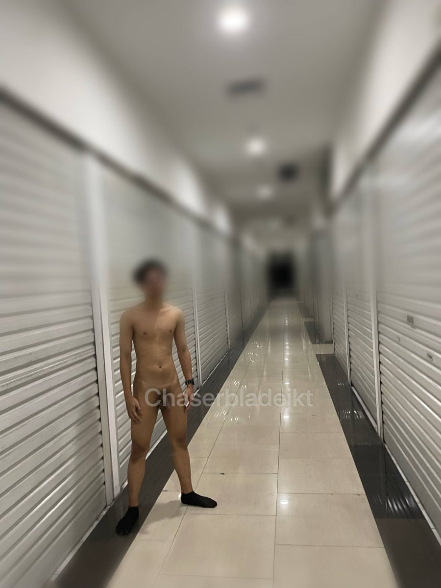 chaserbladejkt's tweet photo. Ternyata asik dan seru juga nudist di mall
Yuk nudist bareng

#exib #nudist #bugil https://t.co/yqNp7IsDMH