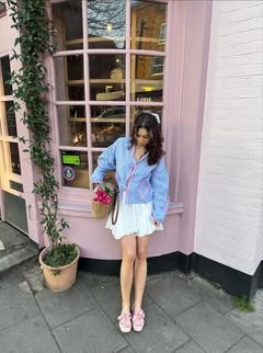 SophieBeckso's tweet photo. Netflixリアリティシリーズ
『あいの里』シーズン3 🔔10月6日🔔
独占配信スタート！ もう一度、人生に恋を
35歳から60歳の男女が
人生最後の愛を探す
恋愛ドキュメントバラエティ https://t.co/6YP6KwSEPJ