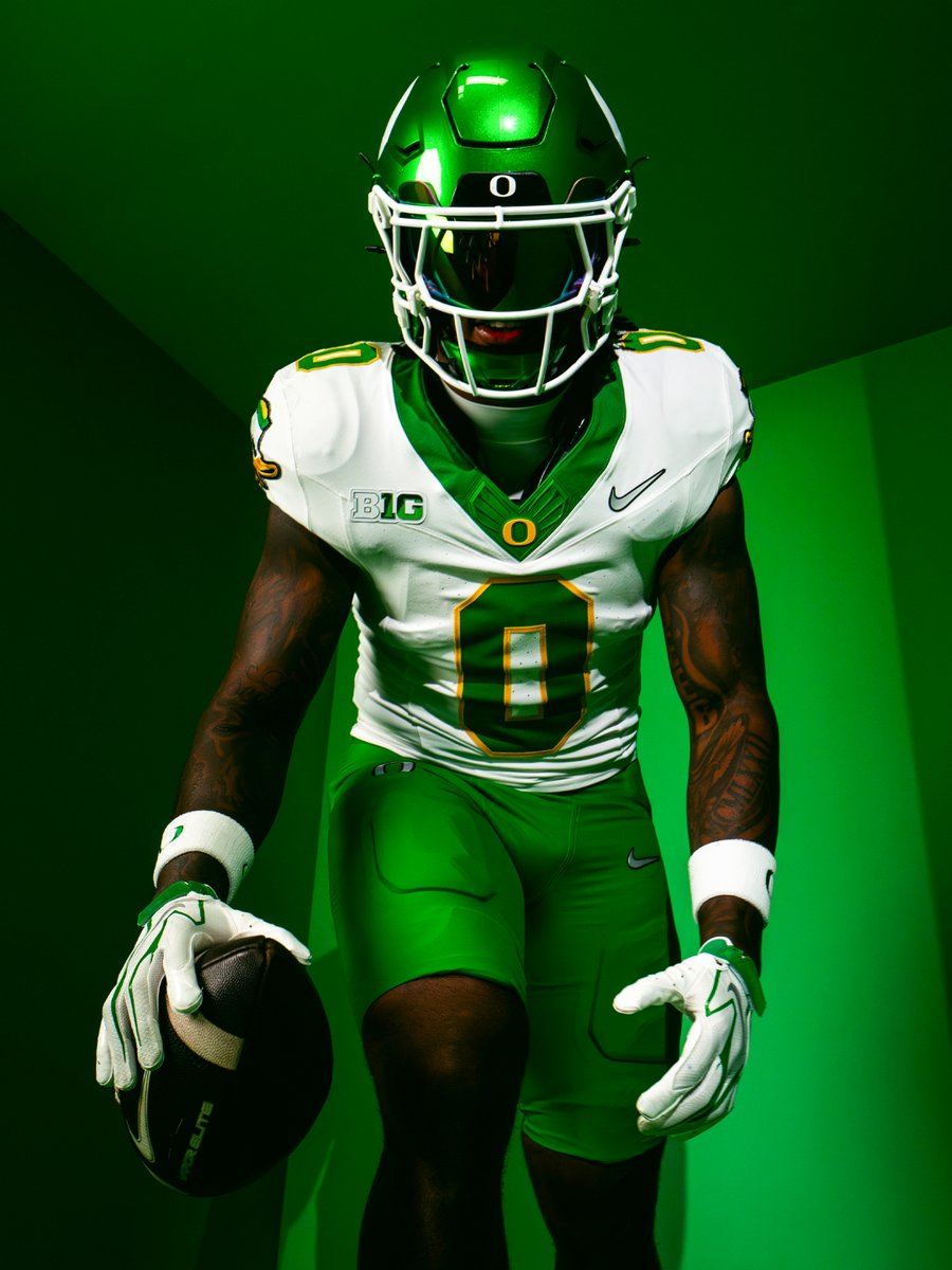 GoDucks's tweet photo. Attack + execute. 

Game 2 uniform combo for @oregonfootball. #GoDucks https://t.co/oJCUPoW36C