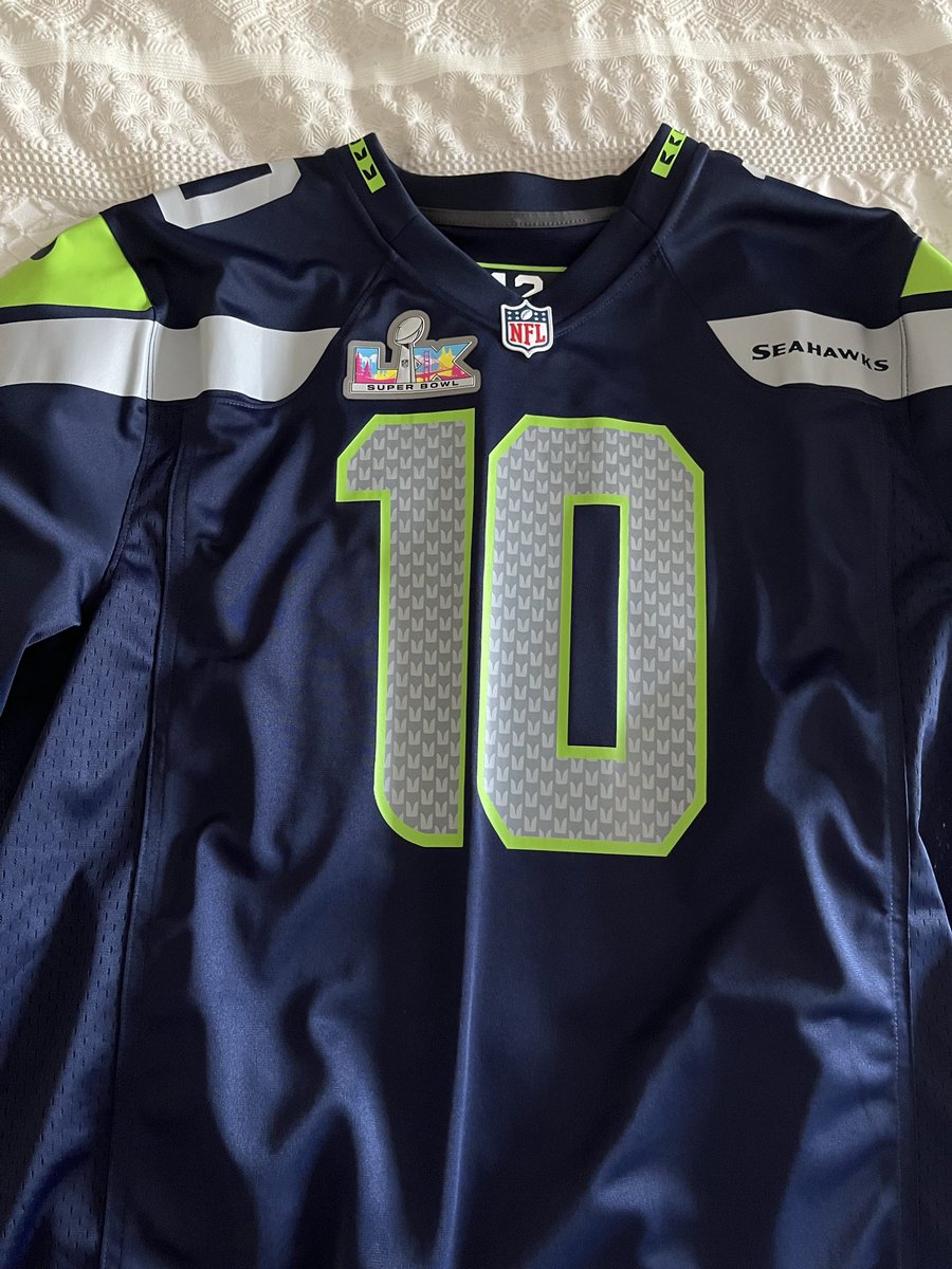 hawkbear12's tweet photo. ITS GAMEDAY!!! https://t.co/8nlsk72BSi
