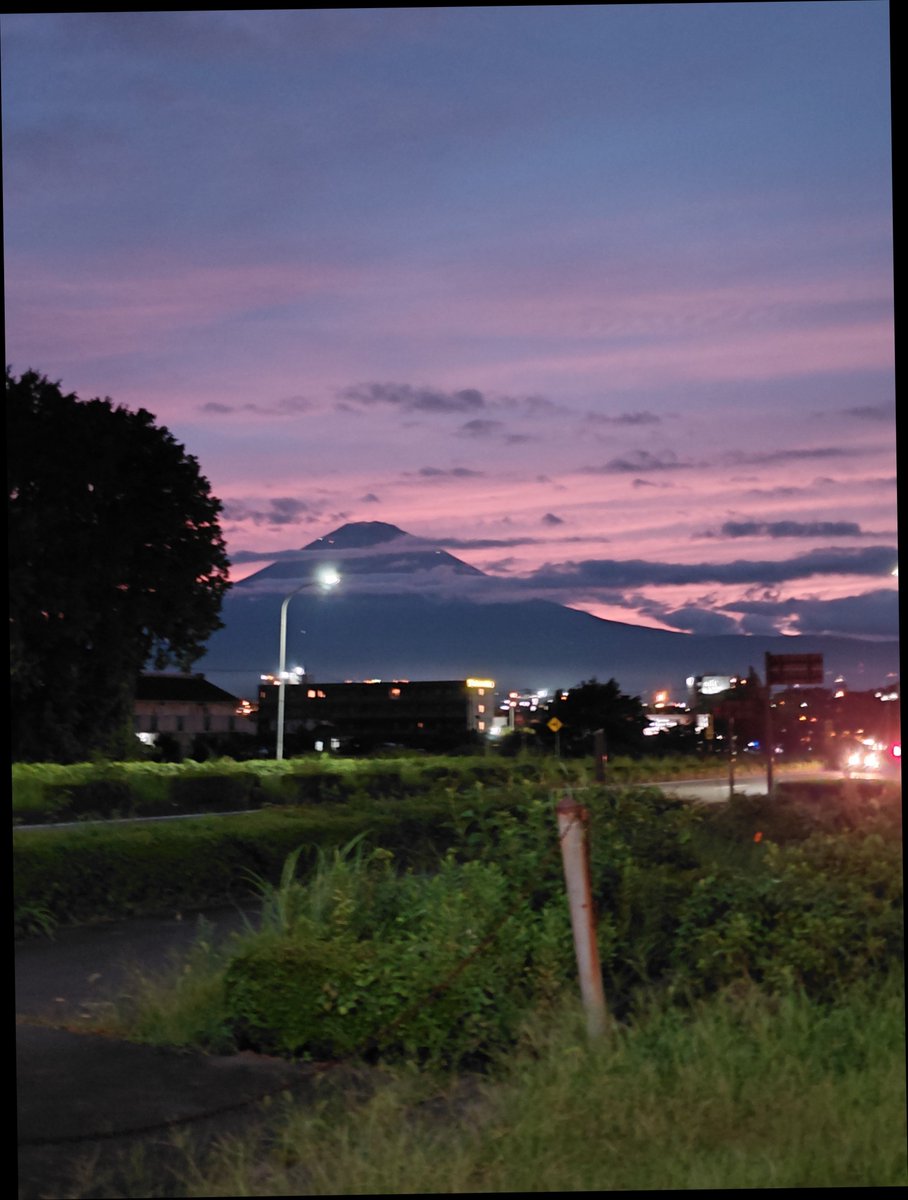 oHxRvpiefveLrMo's tweet photo. おはようございます🙇‍♀️
今日も頑張りましょうね～✴️
宜しくお願いします🫧🤗 https://t.co/y4BmWU1sfv