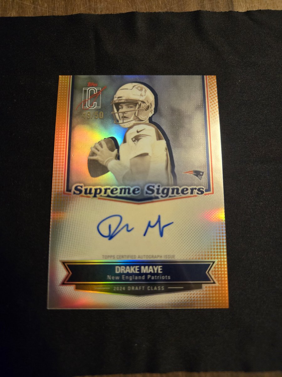brent_reinsmith's tweet photo. @Rmizzle4 @Topps @Patriots @DrakeMaye2 Look at the Beaut I pulled from the @Topps signature class of @DrakeMaye2 https://t.co/YwbMFjyGHT