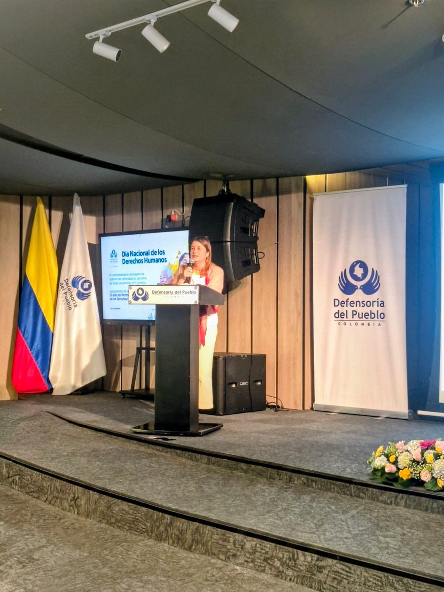 SuizaColombia's tweet photo. @DefensoriaCol 2/3 Hoy se reconoce a quienes, desde sus territorios, han hecho de la defensa de la vida, la dignidad y la democracia una labor que inspira y deja huella ✨ #DefendamosLaVida https://t.co/oXXDZUMUvM