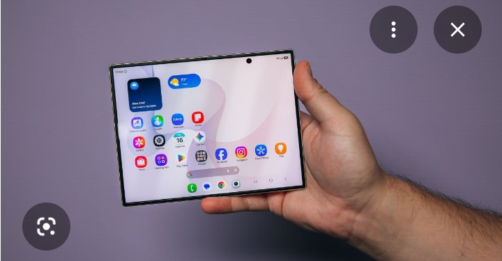 slm_twit's tweet photo. @mymixtapez all they did was create something #samsung already put out, but in #apple #iphone form....🤦🏽😭✌🏽 
#stevejobs rolling over in his grave, copying the galaxy z fold 8. https://t.co/CkRTV21ure