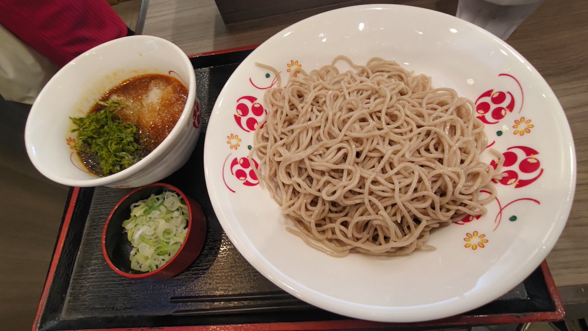 KyogaDai's tweet photo. #いろり庵きらく さんで、#ピリリと辛い海苔つけそば 。この夏の限定らしいですが、以前も食べた記憶があります https://t.co/hSU0imAN6R