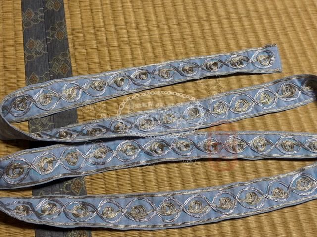 pyama08131's tweet photo. 刺繍ワンピース用のリボン(ベルト)は完成〜🙌
コード刺繍もどきが思って以上に大変でしたわ…不器用、これっぽっちも思ったように縫えない_(:3」z)_
いつも以上に背中バキバキになって、ちょっと痛過ぎて泣いた。。
ローテーブルじゃなく、ちゃんとしたミシン台も欲しくなる…😭😭😭 https://t.co/HqNK5yQ7CA