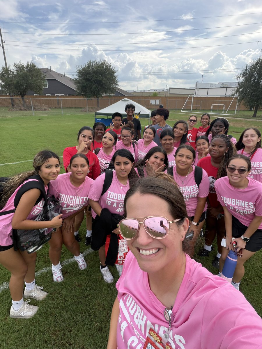 CyLakesGSoccer's tweet photo. Girls soccer and @CyLakesXC helping out at the @GoLadyPatriots cross country meet! #CommunityImpact #WAWG #Lakes300 @lakes_athletics @CFISDCyLakes @CFISDAthletics https://t.co/39jjs8YId6