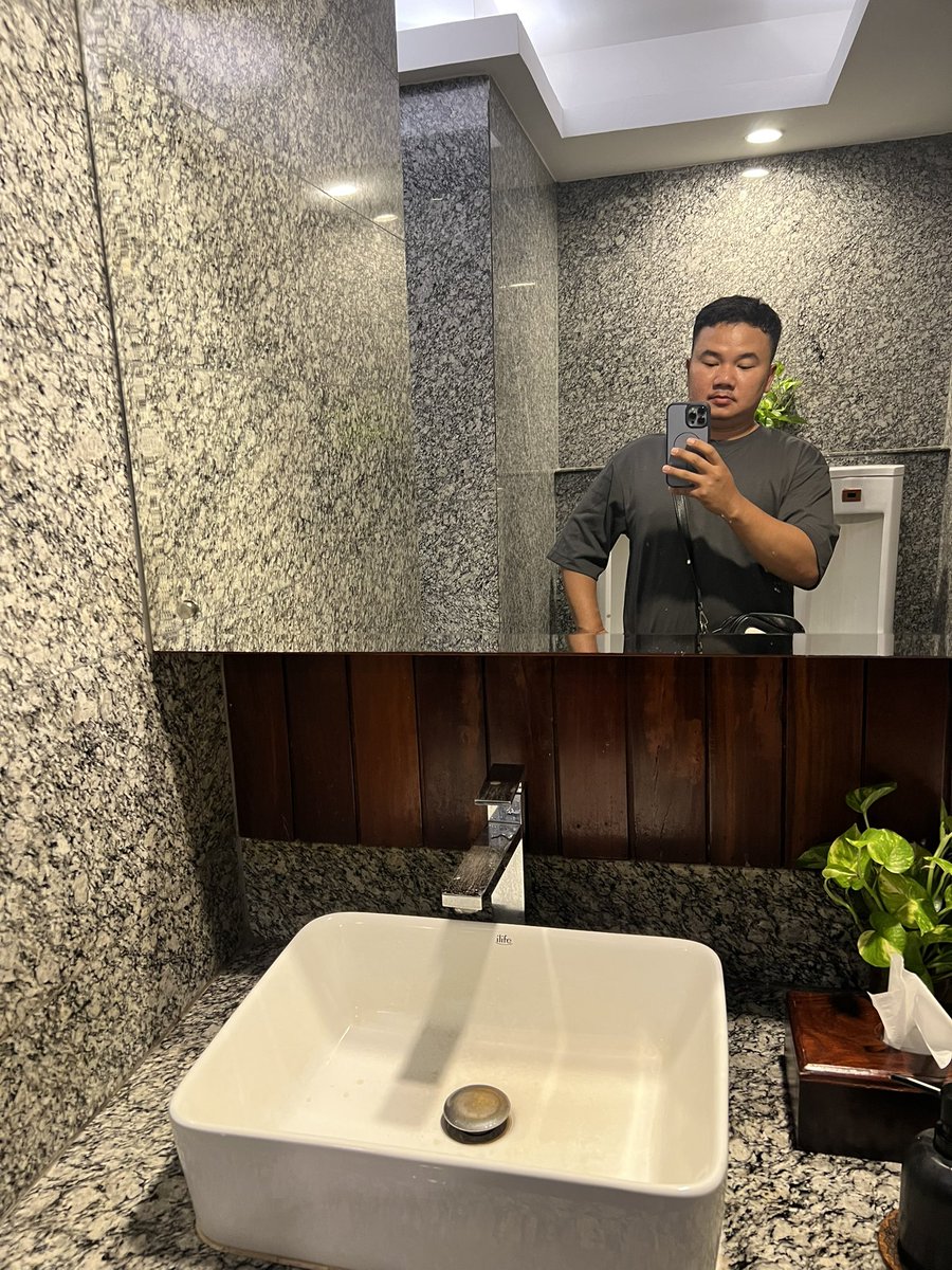 Myself8hf's tweet photo. Hello សៀមរាប 😍😍😍 https://t.co/DMmayP2GoG