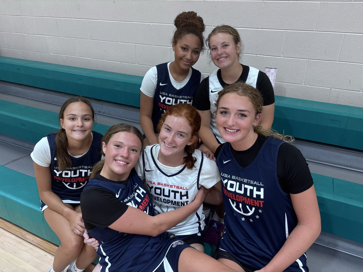 Lady_BruinHoops's tweet photo. Our girls are really growing in this USA Open Court 3x3 league. 
We haven’t grown enough to fill these giant shorts yet,but they are working on it. 😀
I love watching them compete!
Go Lady Bruins! https://t.co/otI9WYCCMA