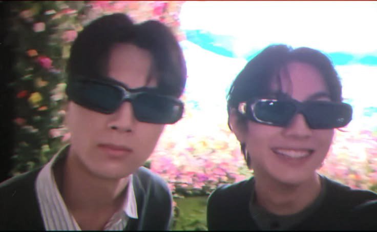09jung1's tweet photo. thinking about jaywon has always been consistent since i-land days🥹🥹🥹 and we all witnessed how their relationship grows as the time goes by jwnzjsoakaak #jaywon https://t.co/r3QoadKvwN