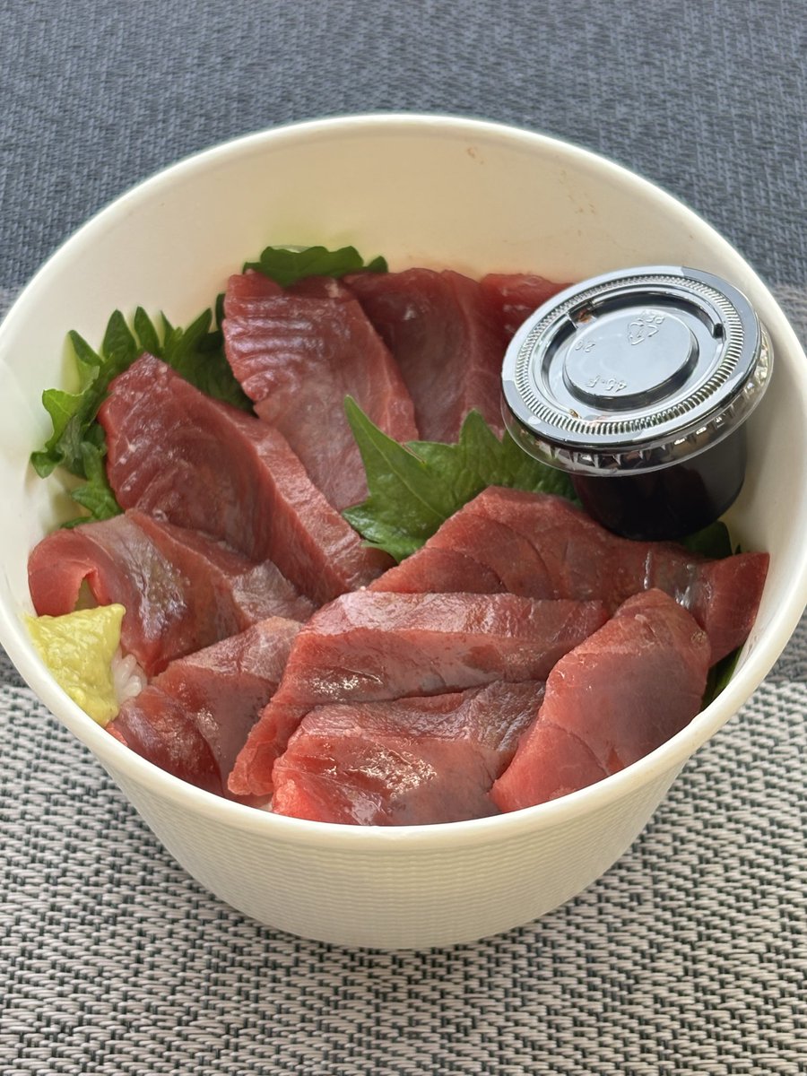 irodorigohan4's tweet photo. 🌟本日の神威メニューです！

海鮮丼が人気です✨ https://t.co/IW9dfQR4KG