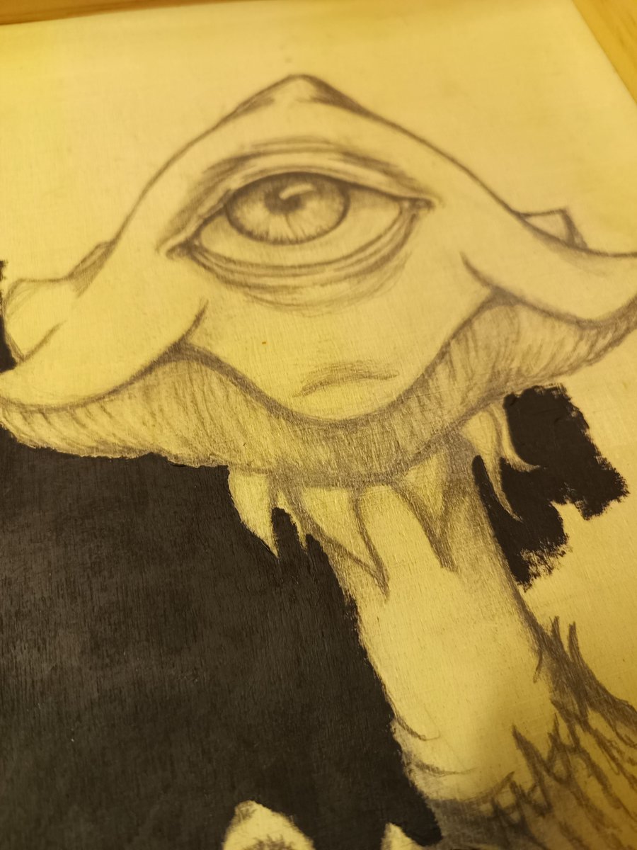 10bex79's tweet photo. @Truthissafehere Fair enough. In the meantime, here's a pic of part the mushroom I'm working on right now. I do love drawing them, myself. Enjoy! 😁 https://t.co/L15lst5rRL