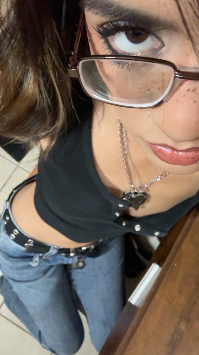 juiceboxsucks's tweet photo. let me into your ribcage https://t.co/ioKVCfMAgN