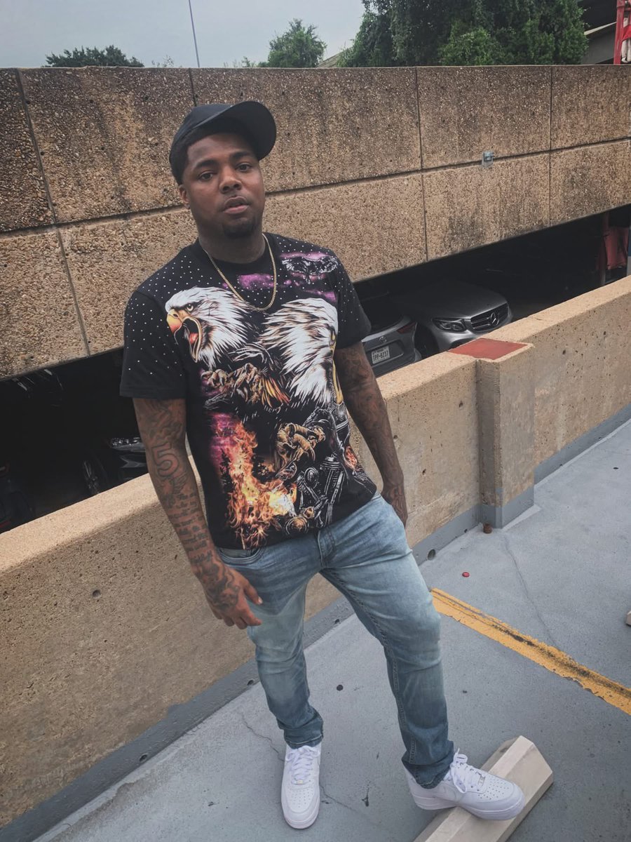 lilzayball's tweet photo. Once u kno how 2 play yo role errthang gone open up fa u #GetRight #onemanarmy๐ช https://t.co/u10NvrpwXW