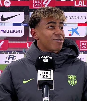 FullTime90X's tweet photo. 🚨🇪🇸 Lamine Yamal:

🗣️ “I ran towards Raphinha after the goal because he is like a big brother to me. He always gives me confidence and motivates me to improve. 🔵🔴

🗣️ “I had just scored the first free-kick of my career, so I had to go to him and celebrate it together.” ❤️‍🔥🔵🔴 https://t.co/S9z7uKynW0