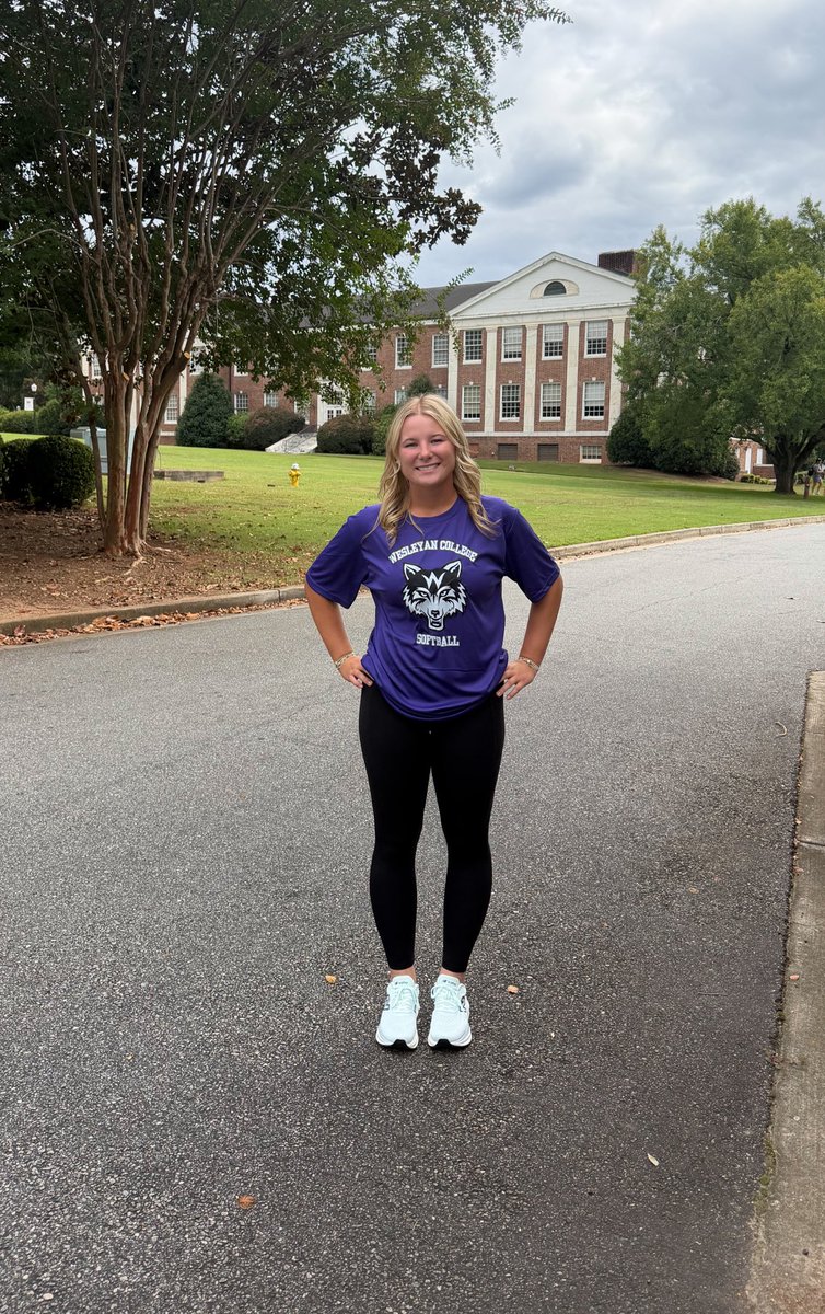 KenleeHedge21's tweet photo. Had such a great visit at Wesleyan College today! Thank you, Coach Bliss, for taking the time to show me around and tell me more about the softball program. I loved the campus and the close-knit atmosphere! Go Wolves!     🐺🥎💜 https://t.co/J6N3ch7JB2