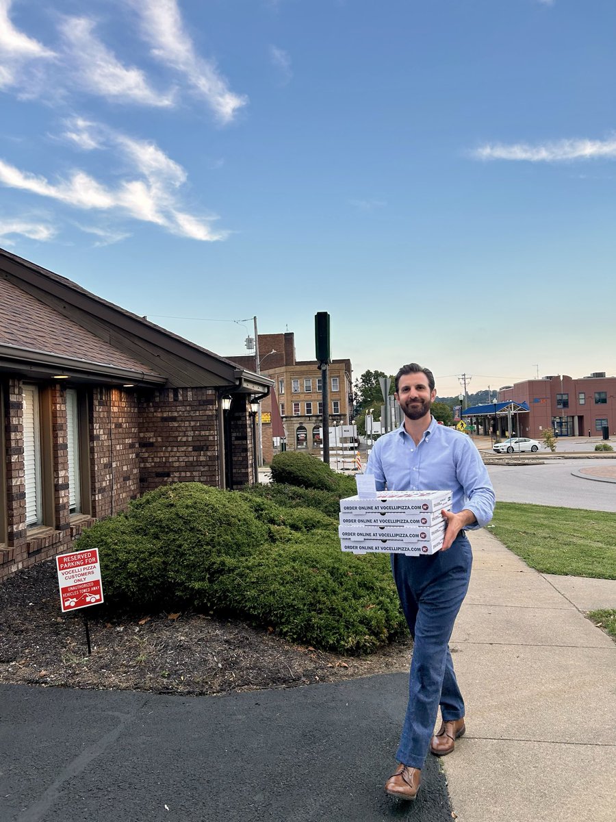 ChrisForPA's tweet photo. Stopped by the @bcdemparty “Winning Wednesday” to deliver some pizza and say thank you to the hardworking volunteers fighting to elect Dems up and down the ballot. Democrats who will stand up for working people, do their duty with honor and integrity, and help us restore the American Dream.