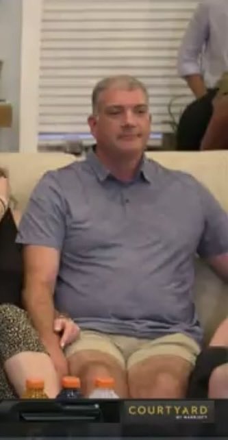 viennakevlar's tweet photo. @BarstoolBigCat Tough new couch day for my guy @danabeers https://t.co/dki8B9KF95