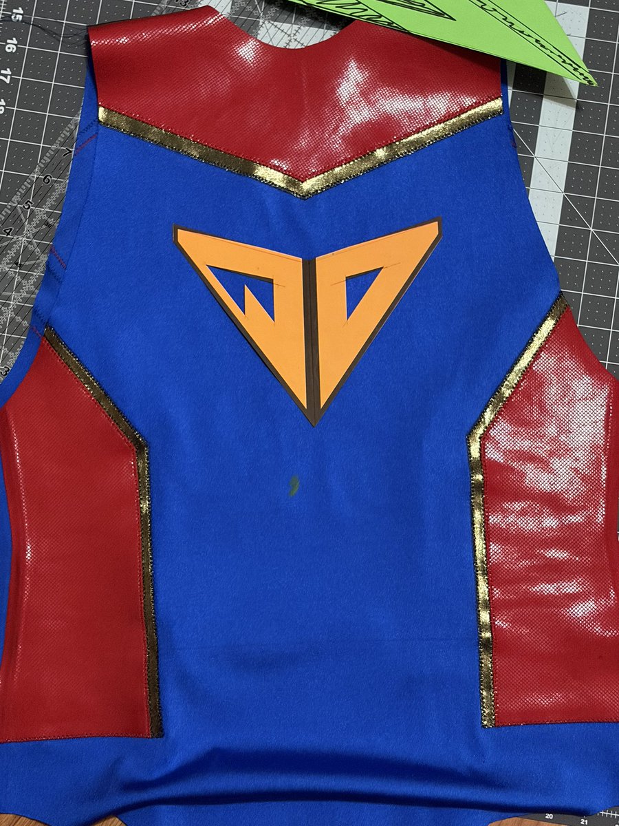 JimmyDaryn's tweet photo. Making your own gear is so cool, but man it’s a pain in the tuchas https://t.co/40fQN8cAx6